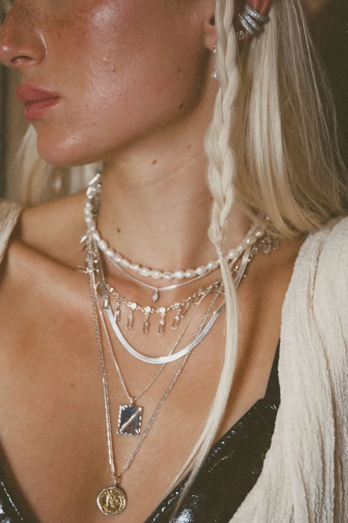 Elegance In Faux Pearl Necklace - Image 6