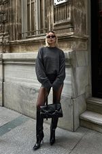 Elegant Black Shoulder Bag - Image 13