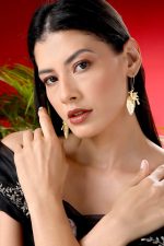 Charming Bird Leaf Dangle Earrings - Image 5
