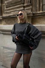 Elegant Black Shoulder Bag - Image 12
