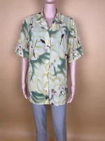 Elegant Floral Printed Short-Sleeve Shirt - Image 2